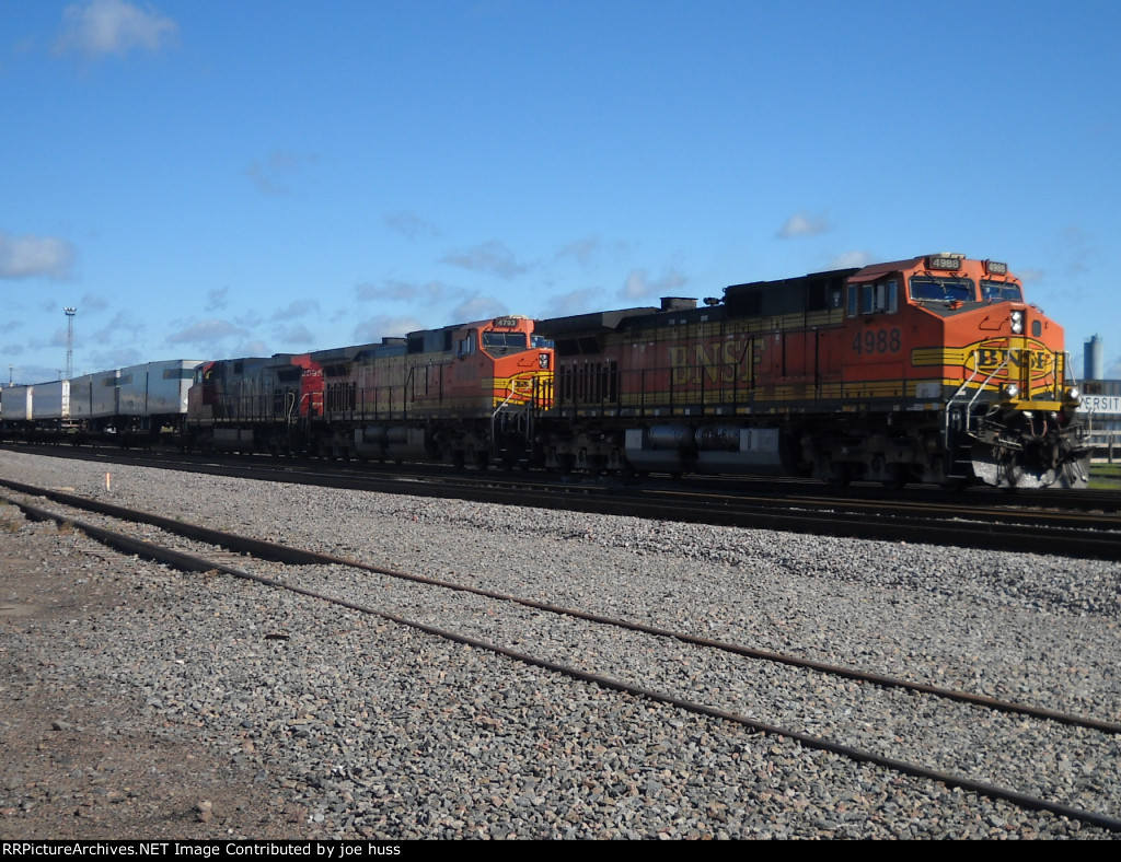 BNSF 4988 East